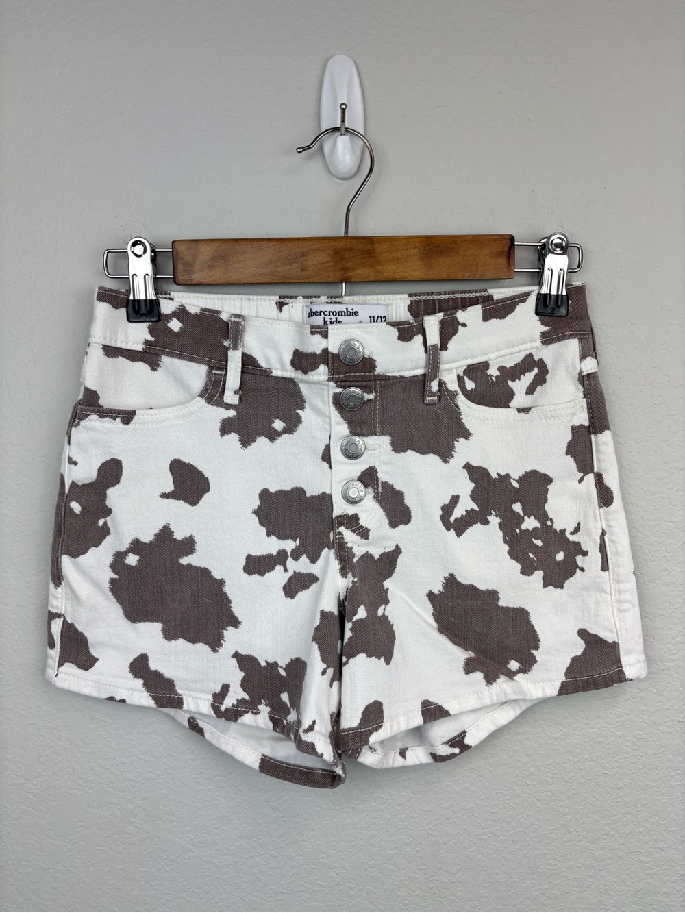 Abercrombie Kids Off-white & Brown Cow Print High Rise Mini Mom Short Size 11/12